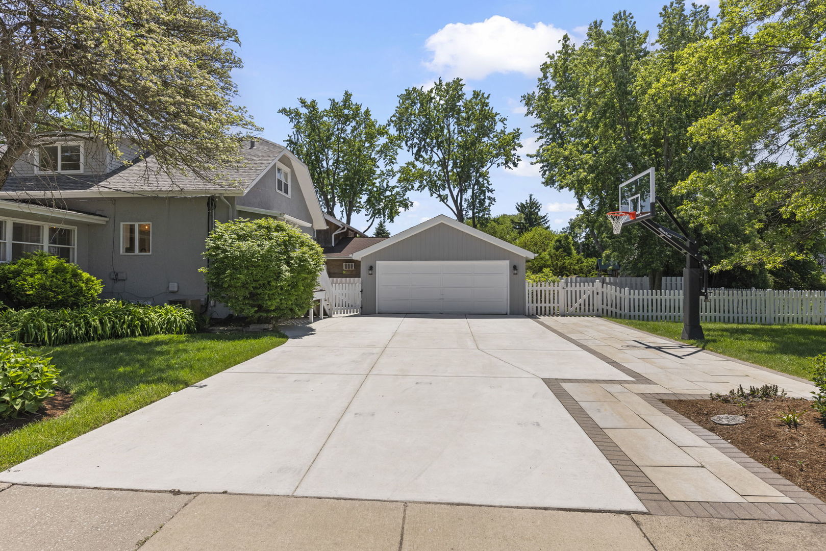 590 Prairie Avenue, Glen Ellyn, IL 60137