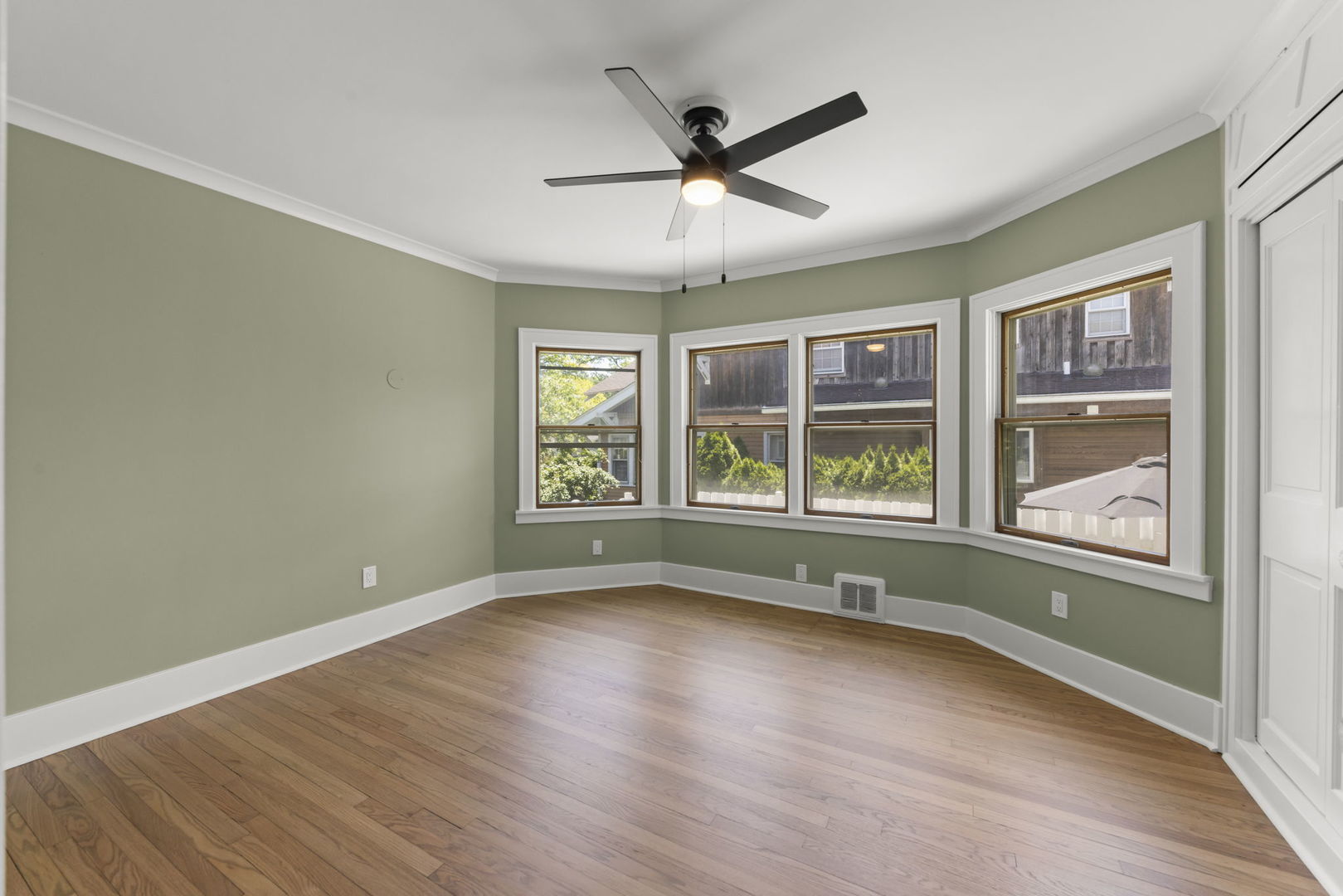 590 Prairie Avenue, Glen Ellyn, IL 60137