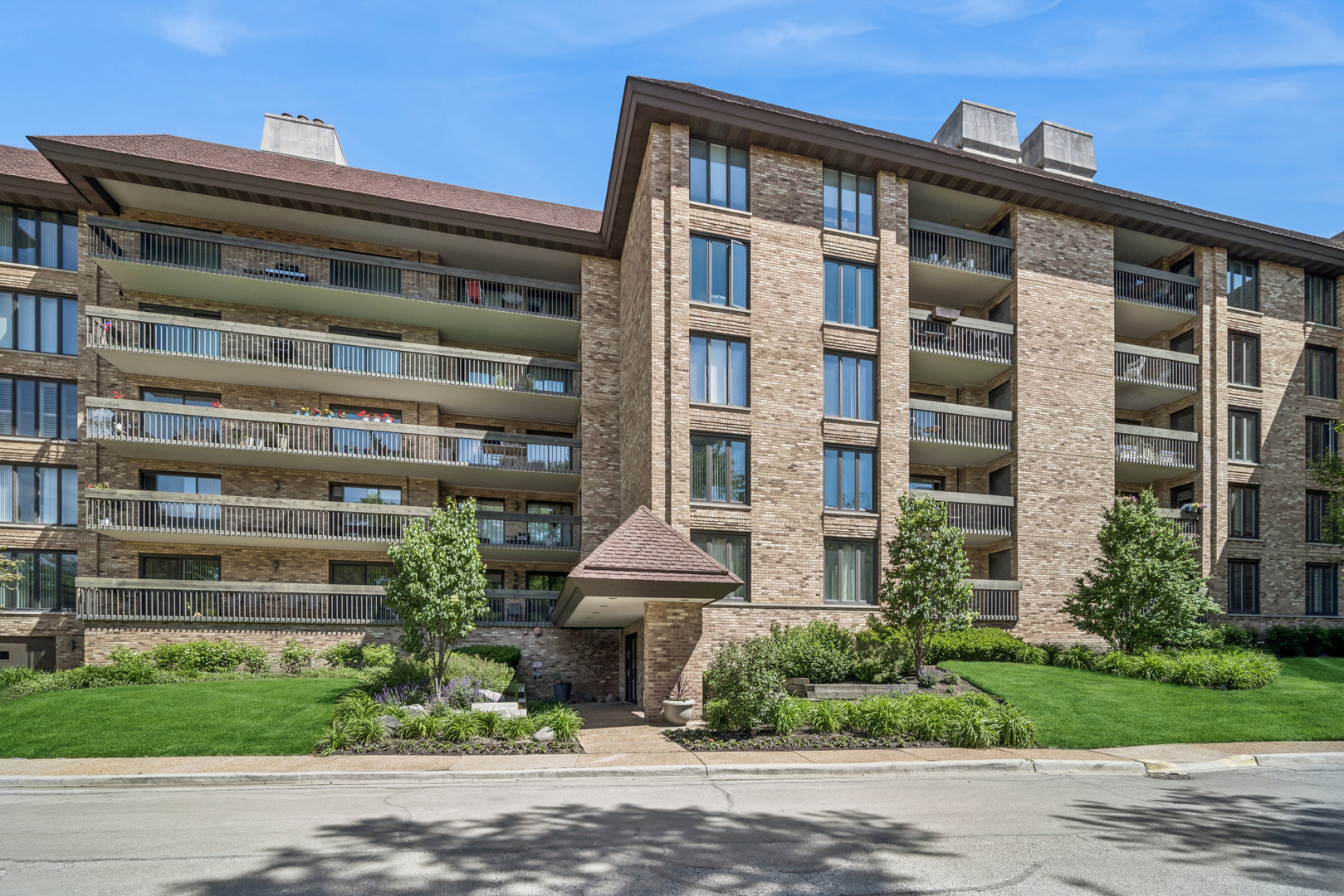 1621 Mission Hills Road #404, Northbrook, IL 60062