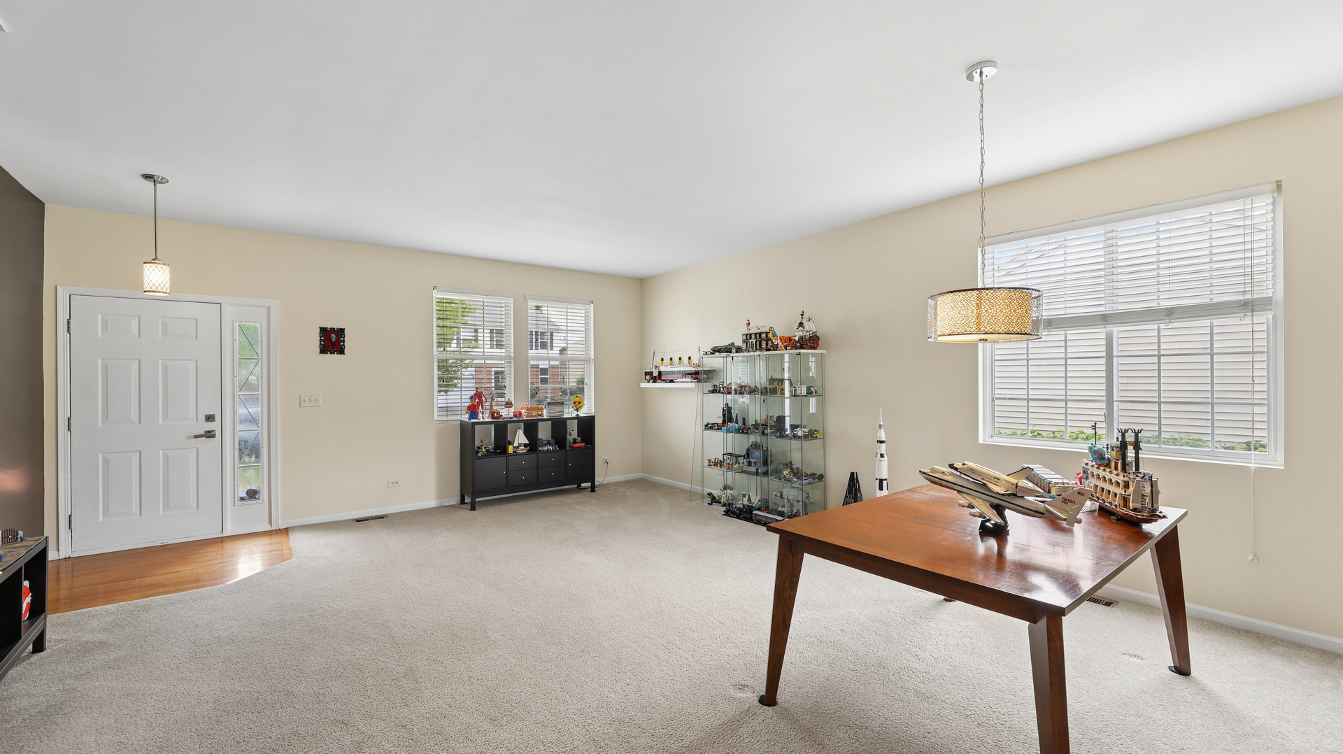 955 Valley Stream Drive, Pingree Grove, IL 60140