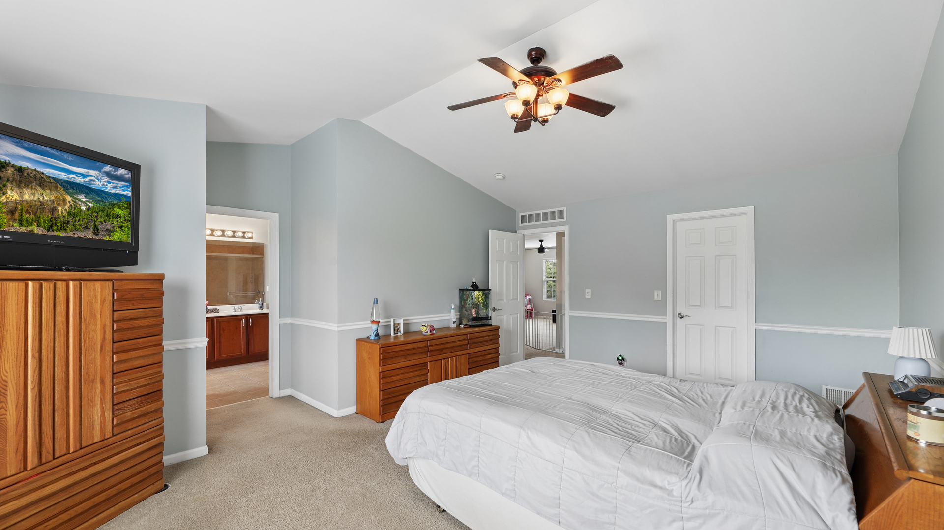 955 Valley Stream Drive, Pingree Grove, IL 60140