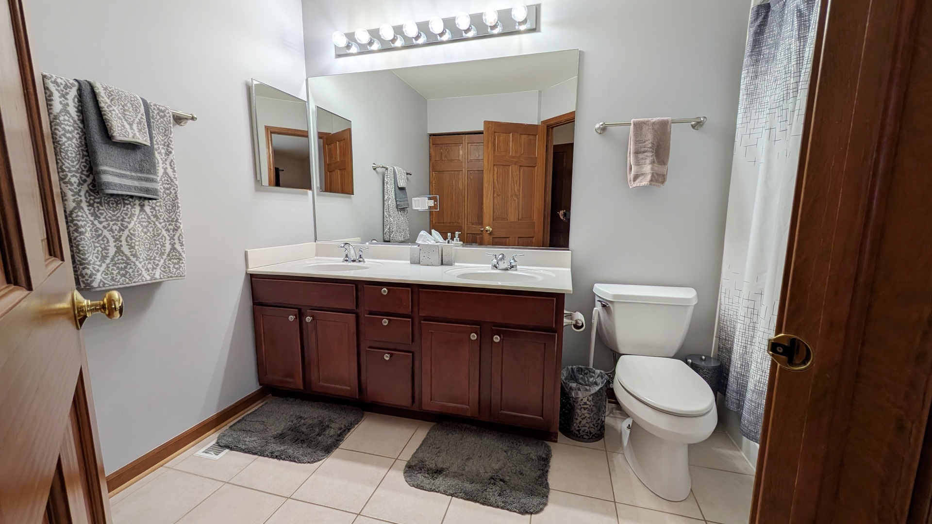 669 Lincoln Station Drive #669, Oswego, IL 60543