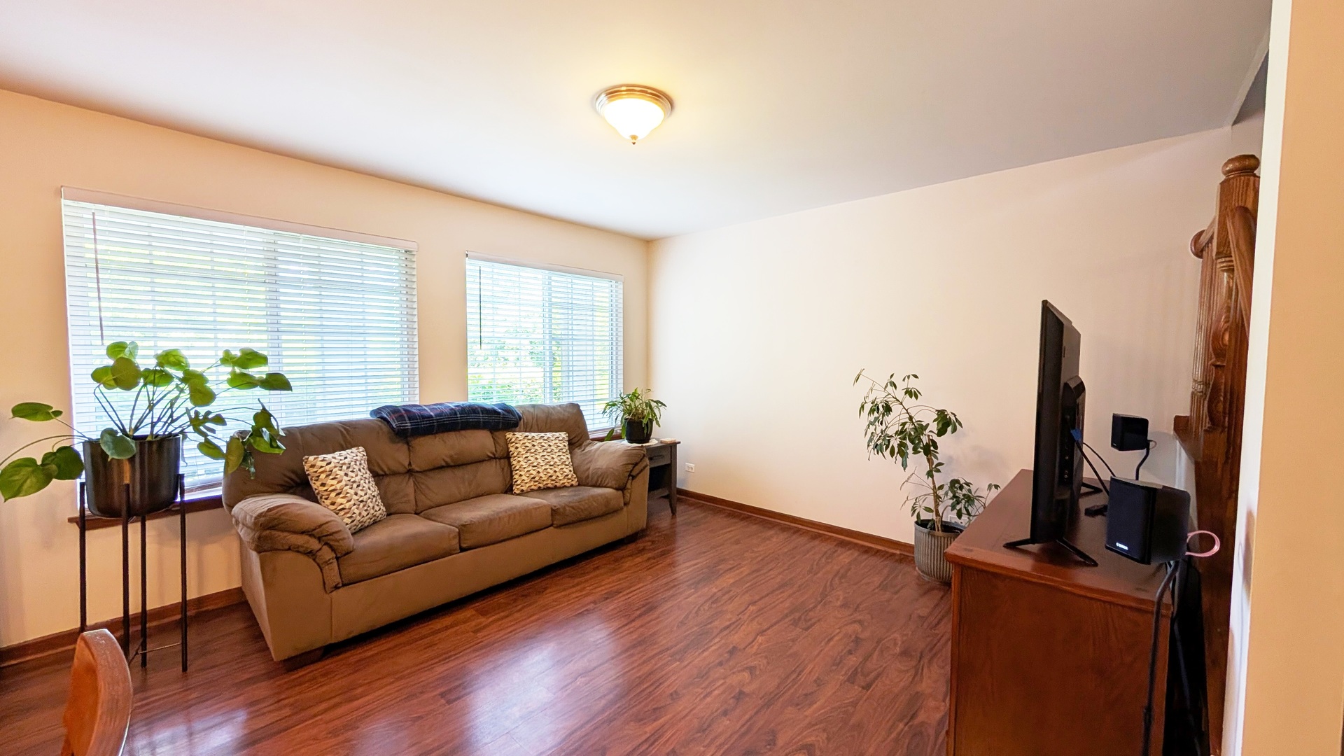 669 Lincoln Station Drive #669, Oswego, IL 60543