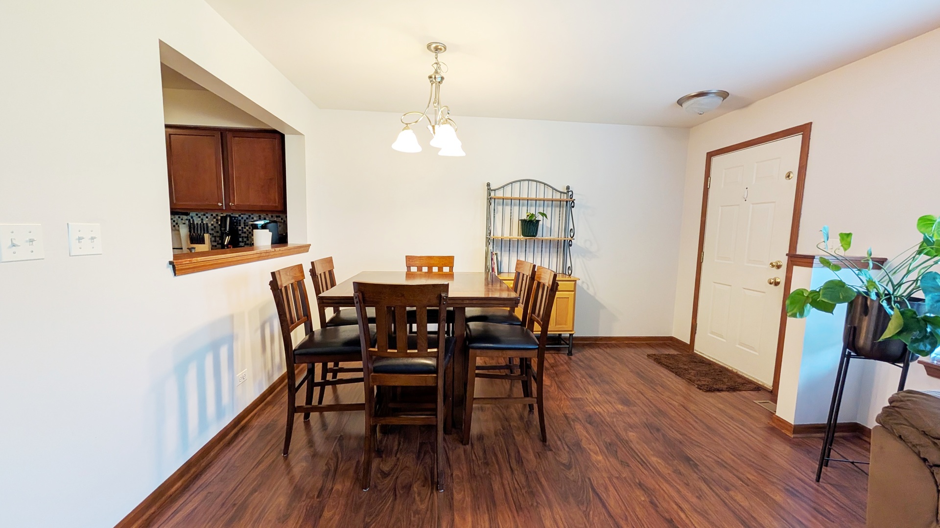 669 Lincoln Station Drive #669, Oswego, IL 60543