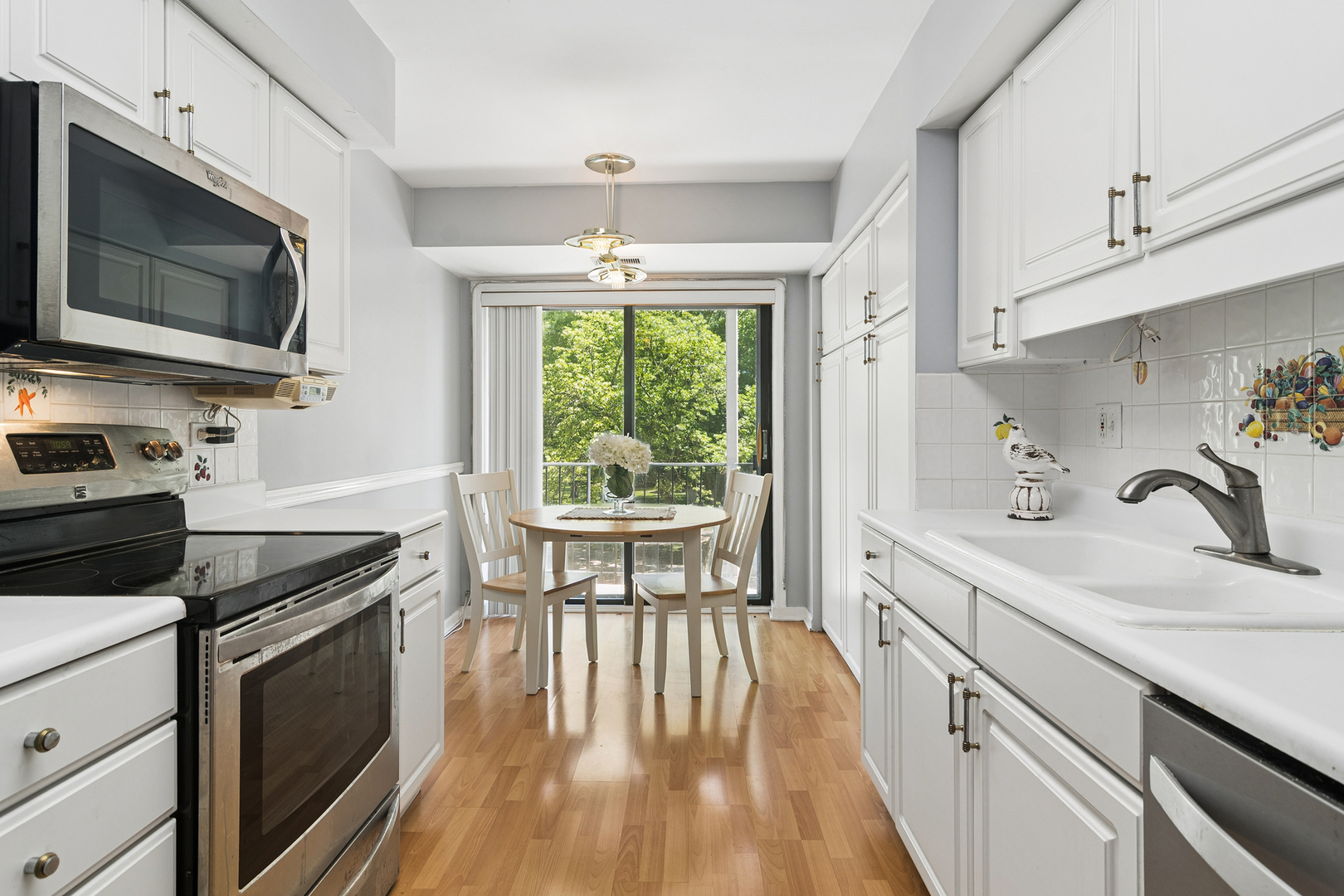 250 W Parliament Place #216, Mount Prospect, IL 60056