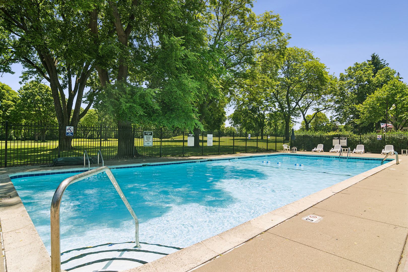 250 W Parliament Place #216, Mount Prospect, IL 60056