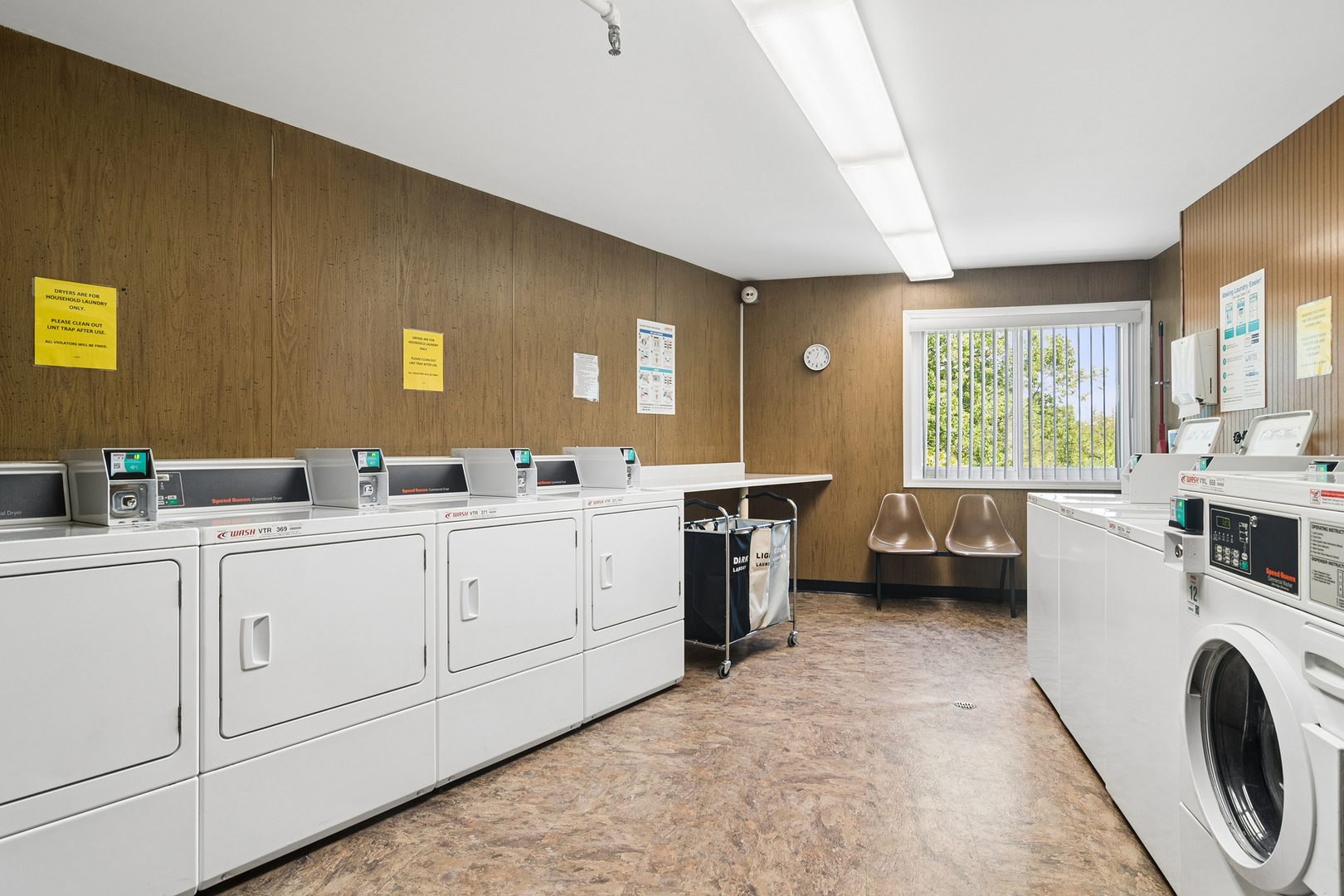 250 W Parliament Place #216, Mount Prospect, IL 60056