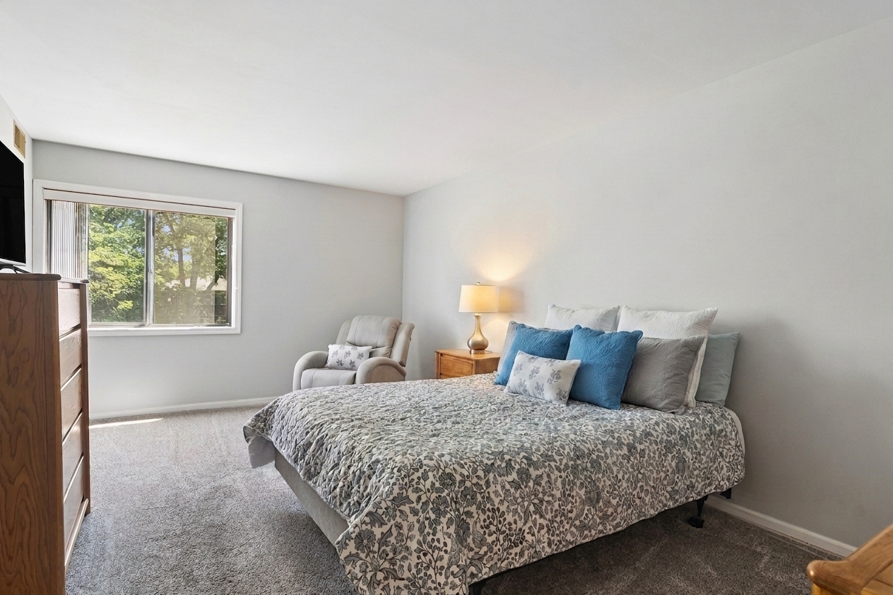 250 W Parliament Place #216, Mount Prospect, IL 60056