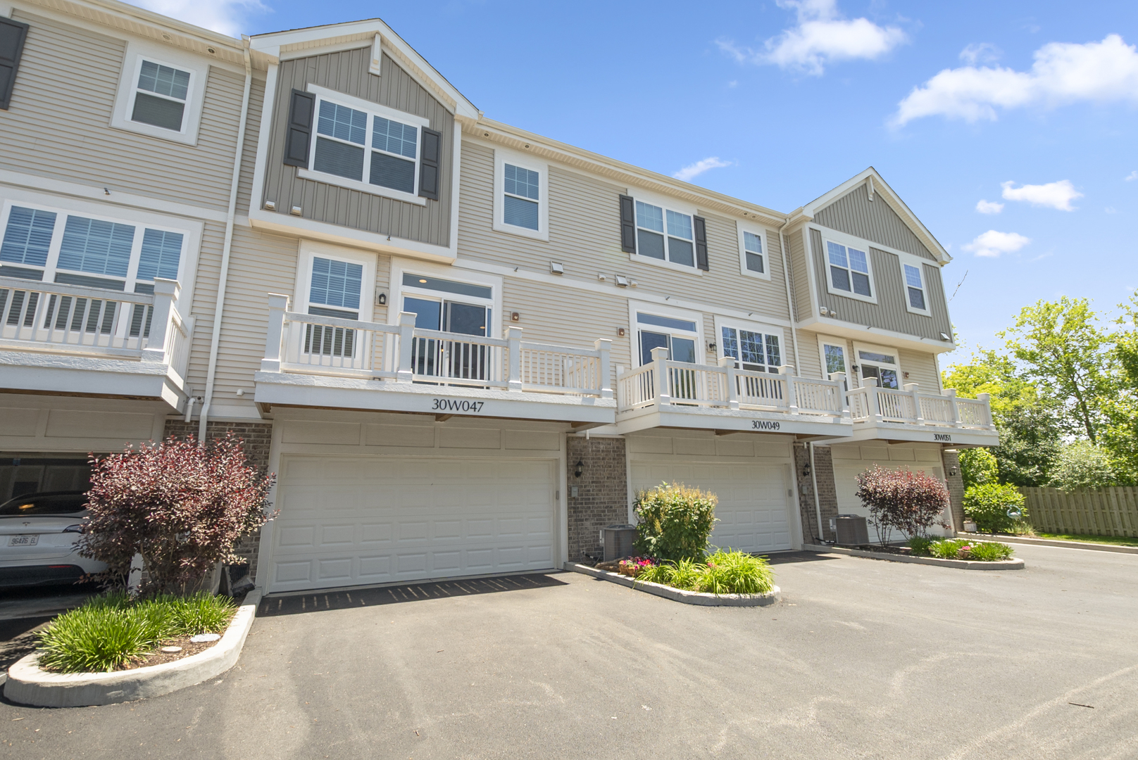 30W047 Brayman Court, Warrenville, IL 60563