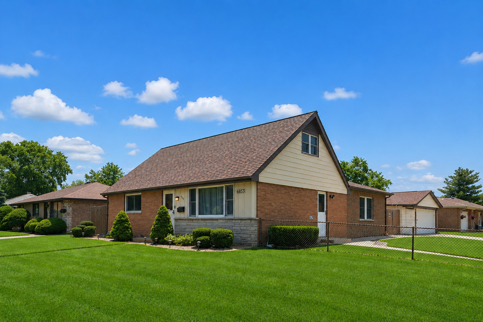 6853 Saratoga Drive, Bridgeview, IL 60455