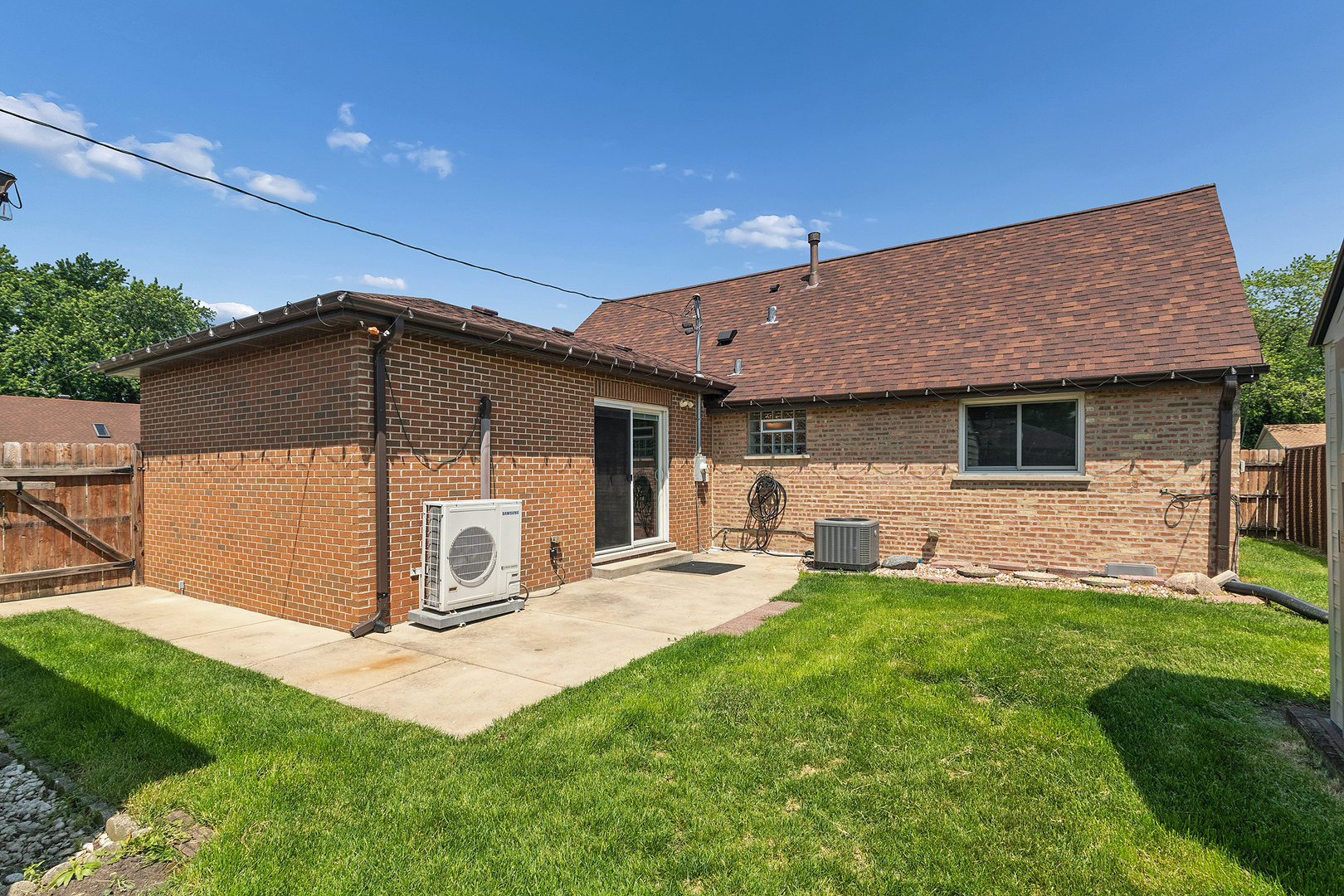 6853 Saratoga Drive, Bridgeview, IL 60455