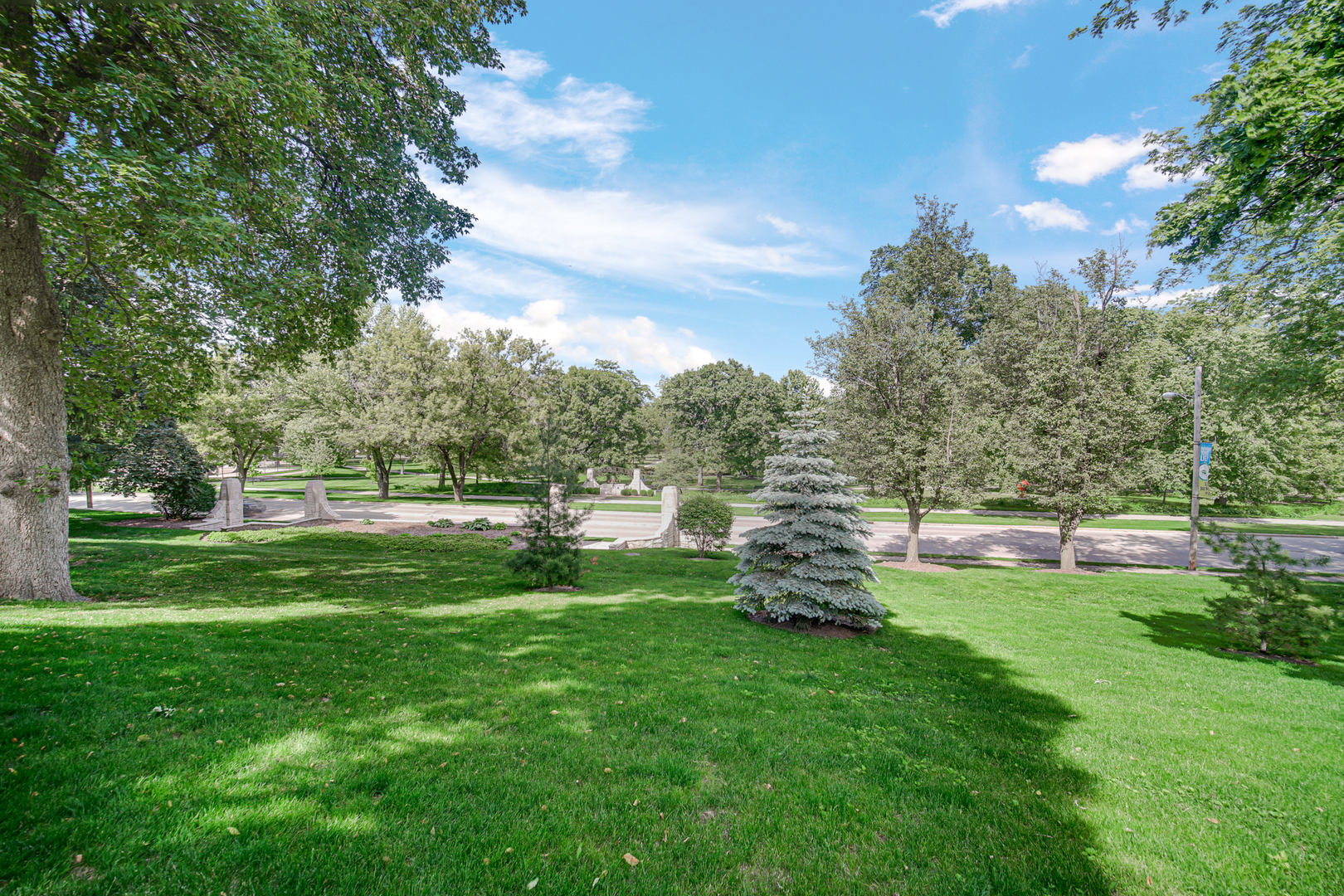 720 Viewpointe Drive, St. Charles, IL 60174