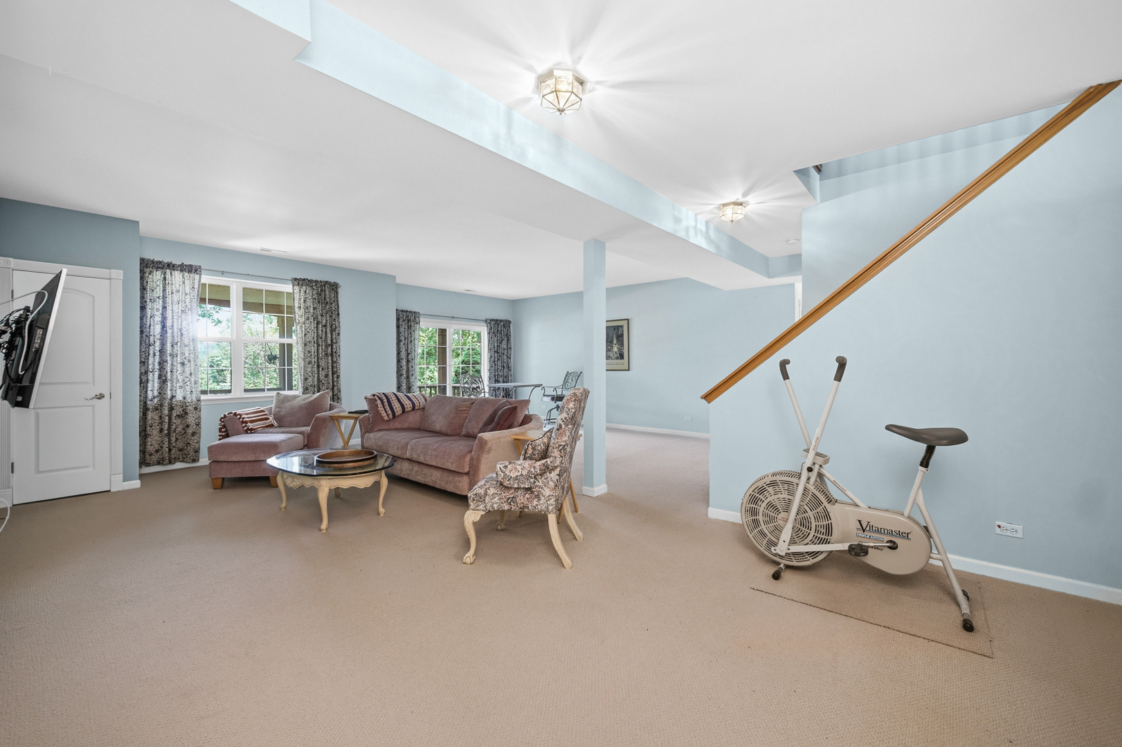 720 Viewpointe Drive, St. Charles, IL 60174