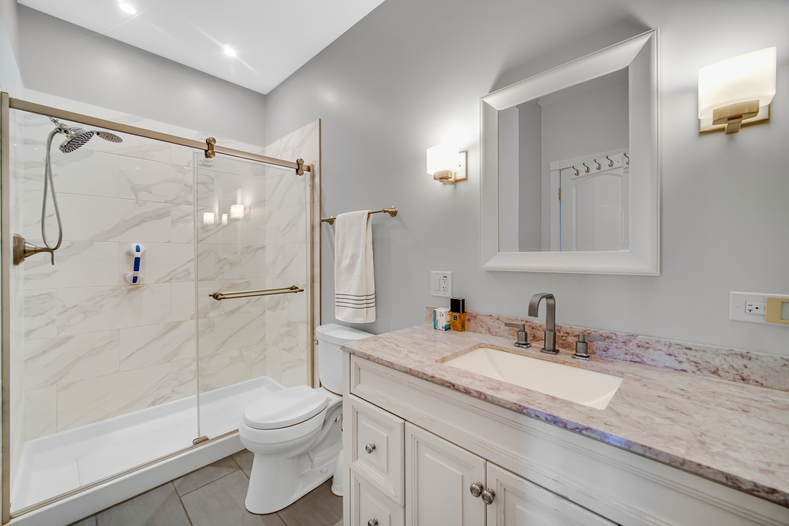 720 Viewpointe Drive, St. Charles, IL 60174