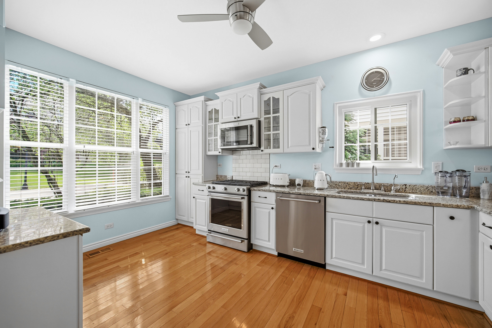 720 Viewpointe Drive, St. Charles, IL 60174