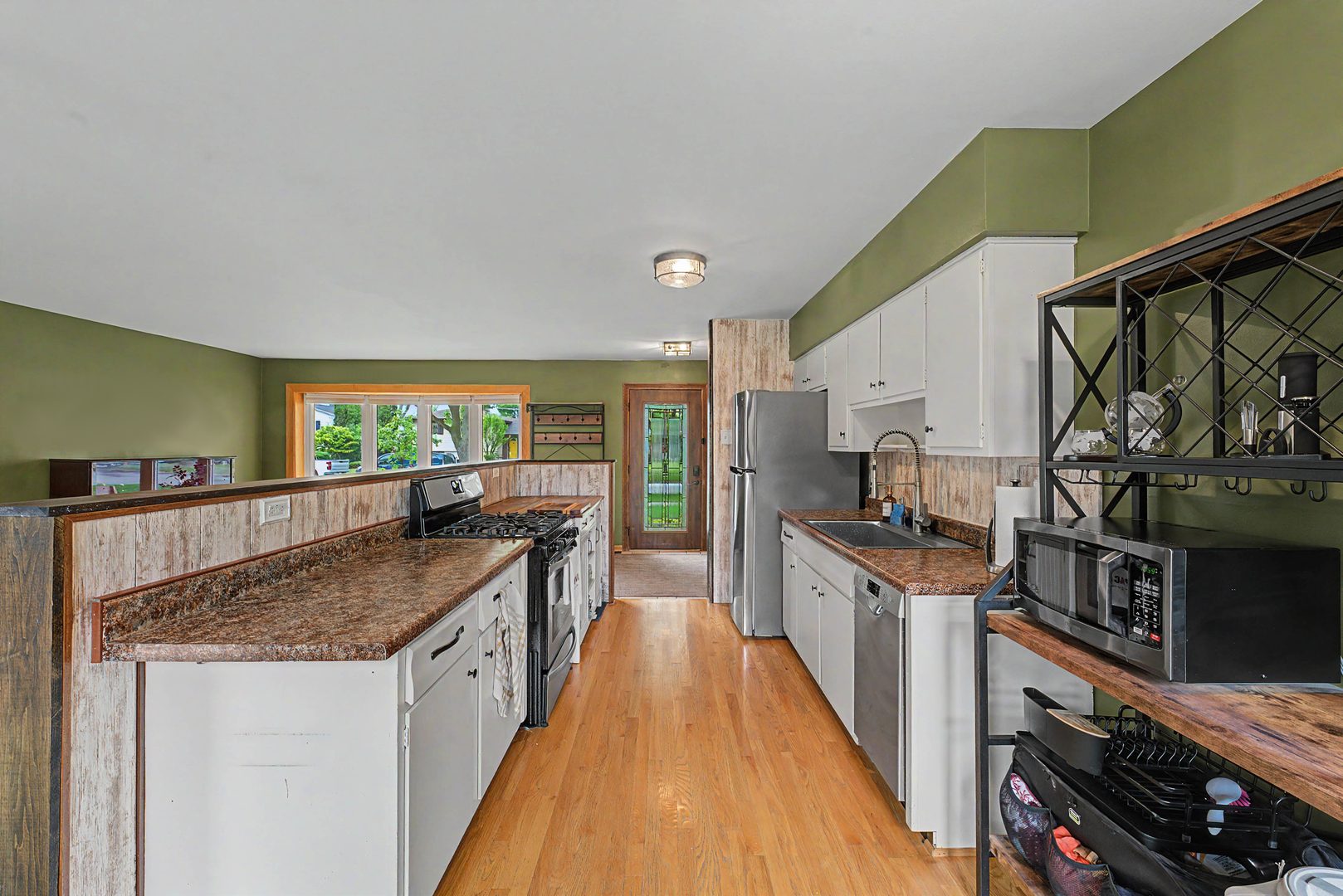 1331 N Indigo Drive, Mount Prospect, IL 60056