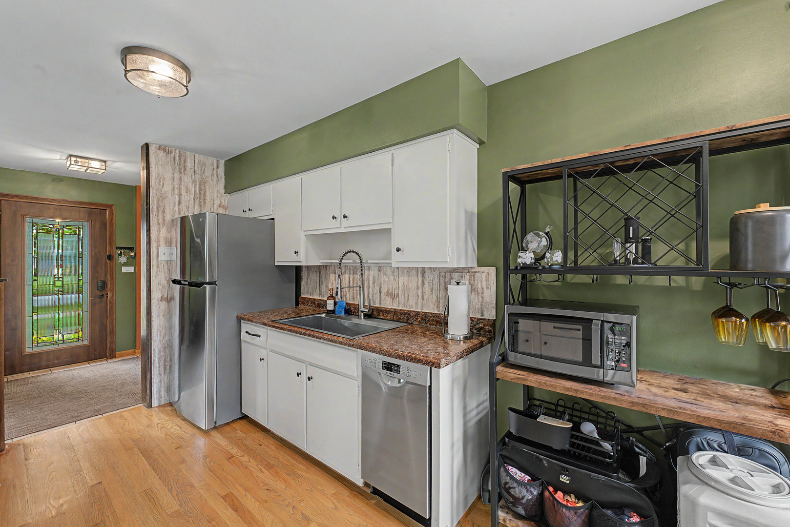1331 N Indigo Drive, Mount Prospect, IL 60056