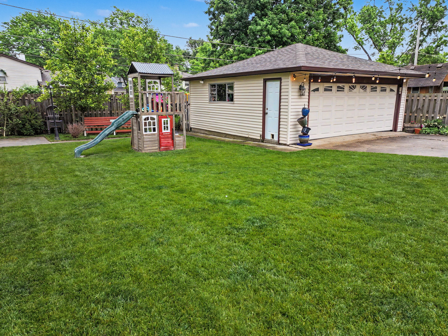 1331 N Indigo Drive, Mount Prospect, IL 60056