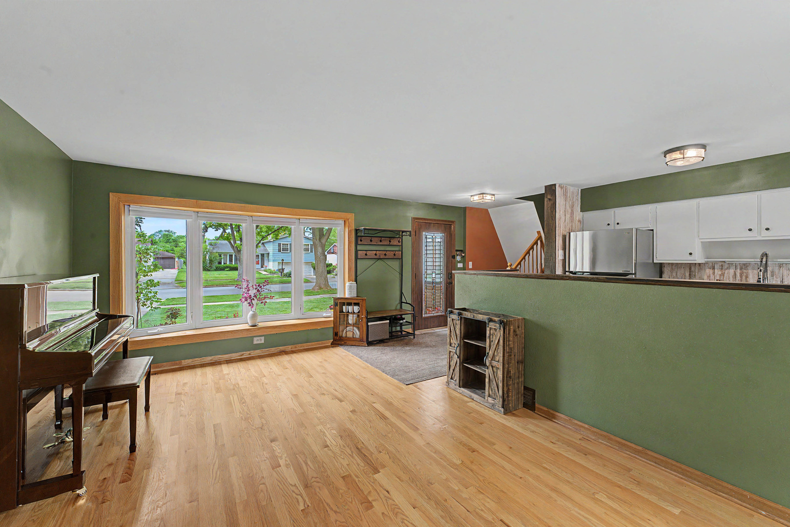 1331 N Indigo Drive, Mount Prospect, IL 60056