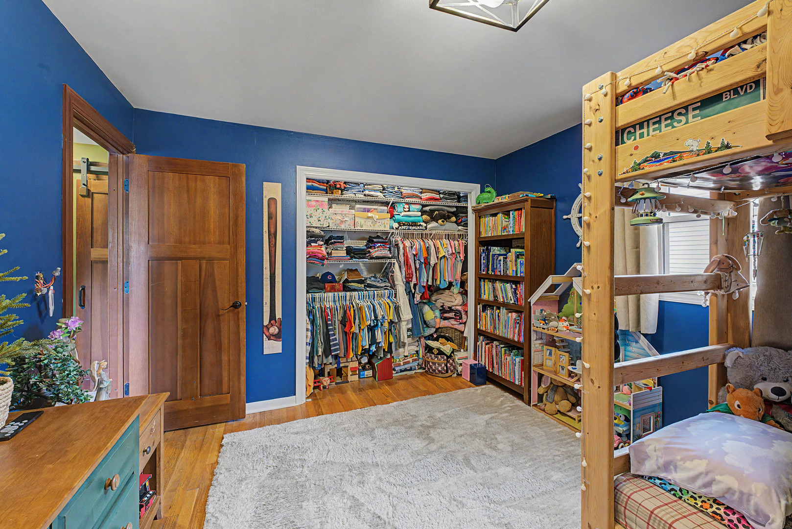 1331 N Indigo Drive, Mount Prospect, IL 60056