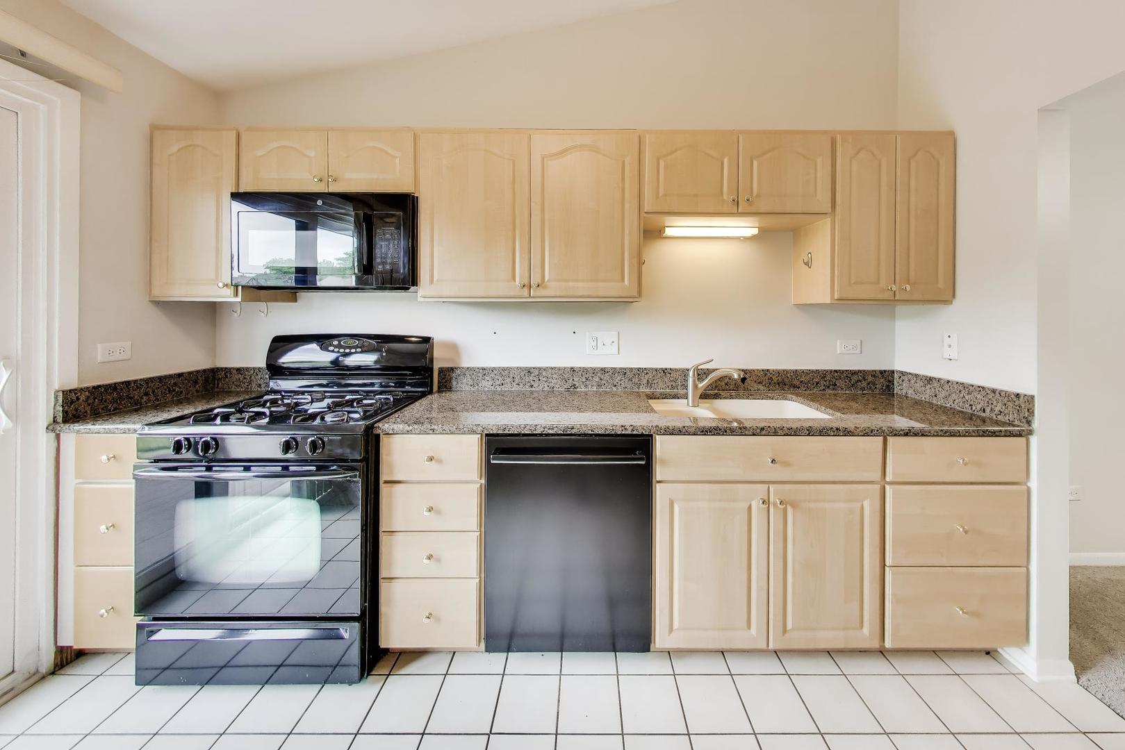426 Elizabeth Drive #C, Wood Dale, IL 60191