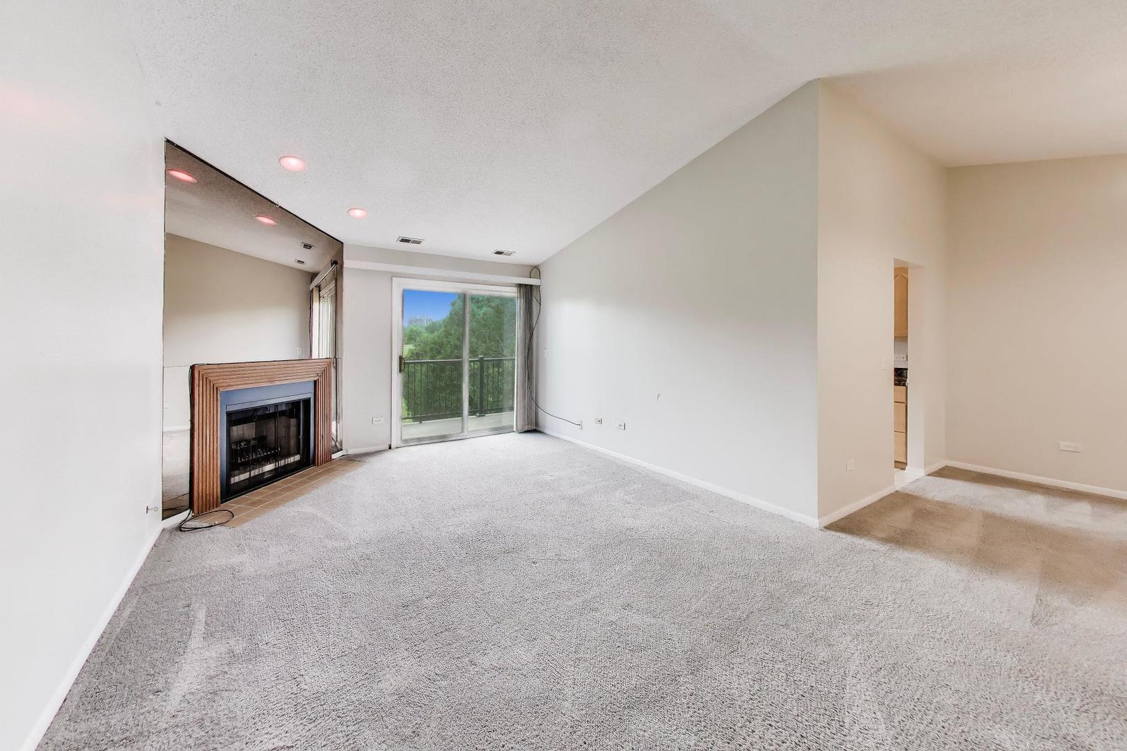 426 Elizabeth Drive #C, Wood Dale, IL 60191