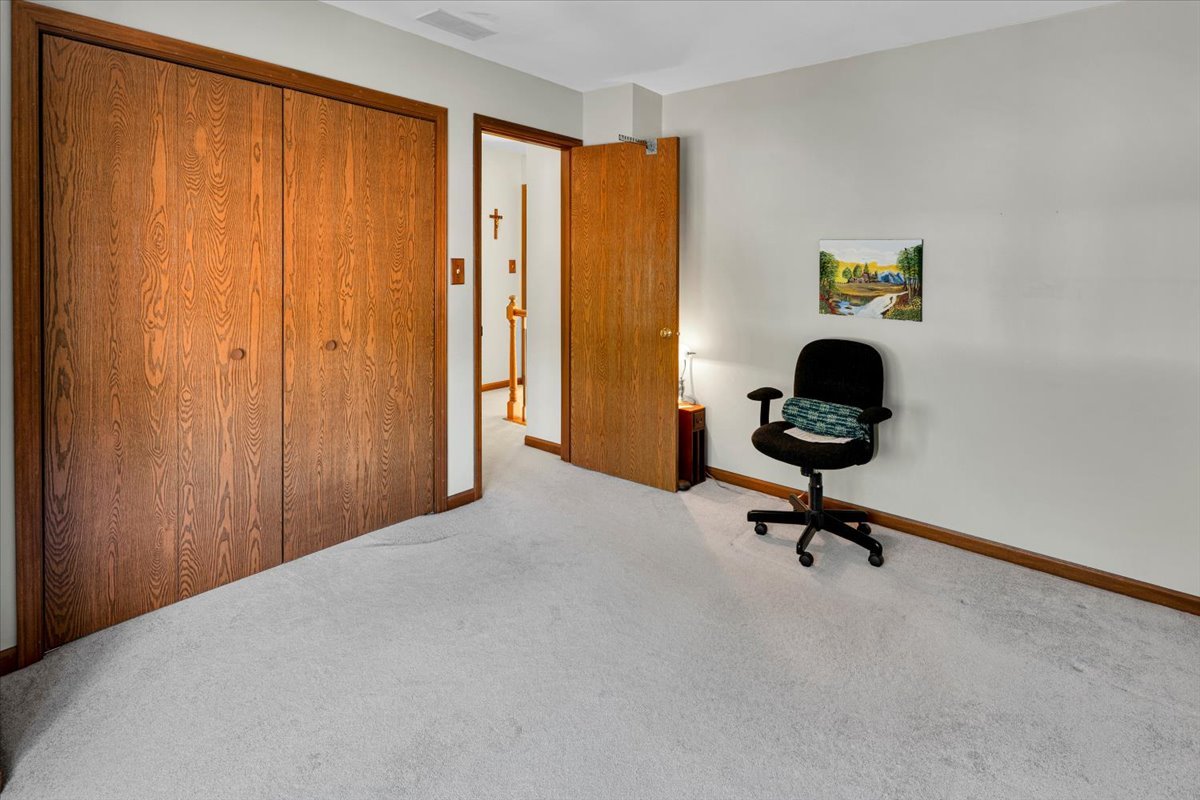 5454 Ashbrook Place, Downers Grove, IL 60515