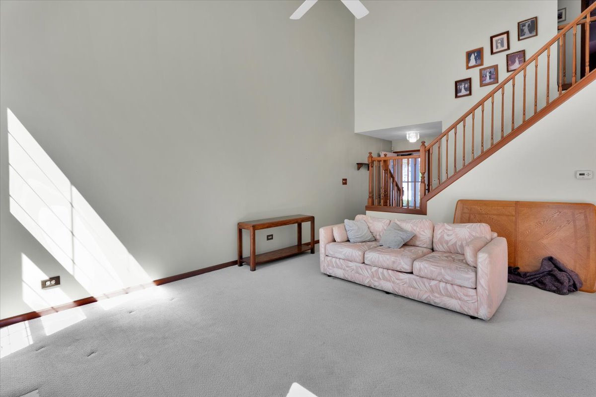 5454 Ashbrook Place, Downers Grove, IL 60515