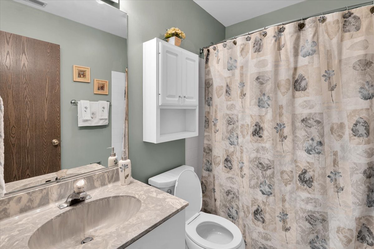 5454 Ashbrook Place, Downers Grove, IL 60515