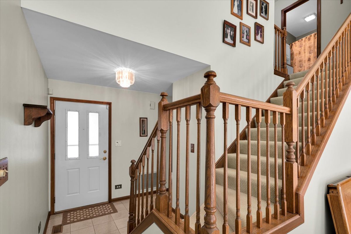 5454 Ashbrook Place, Downers Grove, IL 60515