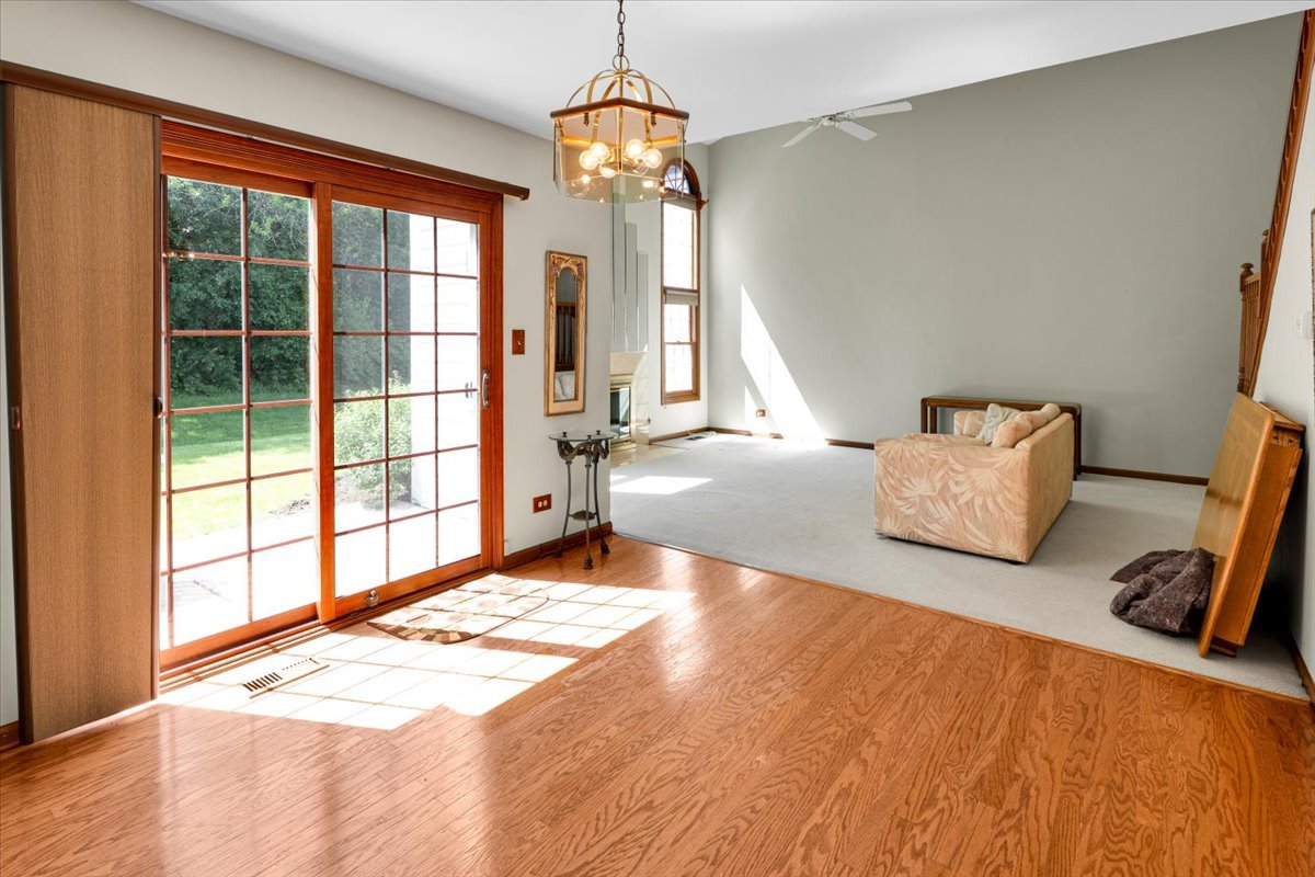 5454 Ashbrook Place, Downers Grove, IL 60515