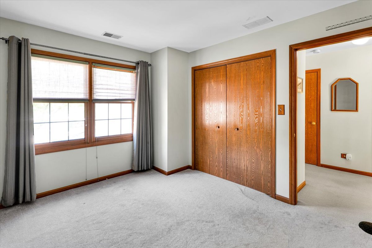 5454 Ashbrook Place, Downers Grove, IL 60515
