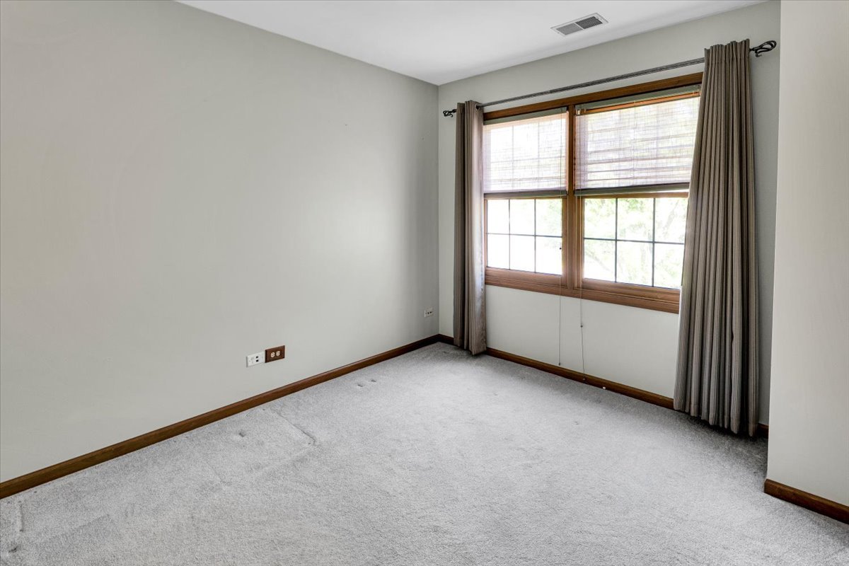 5454 Ashbrook Place, Downers Grove, IL 60515