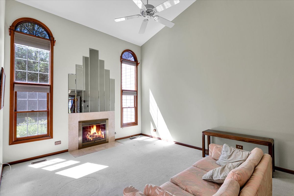 5454 Ashbrook Place, Downers Grove, IL 60515