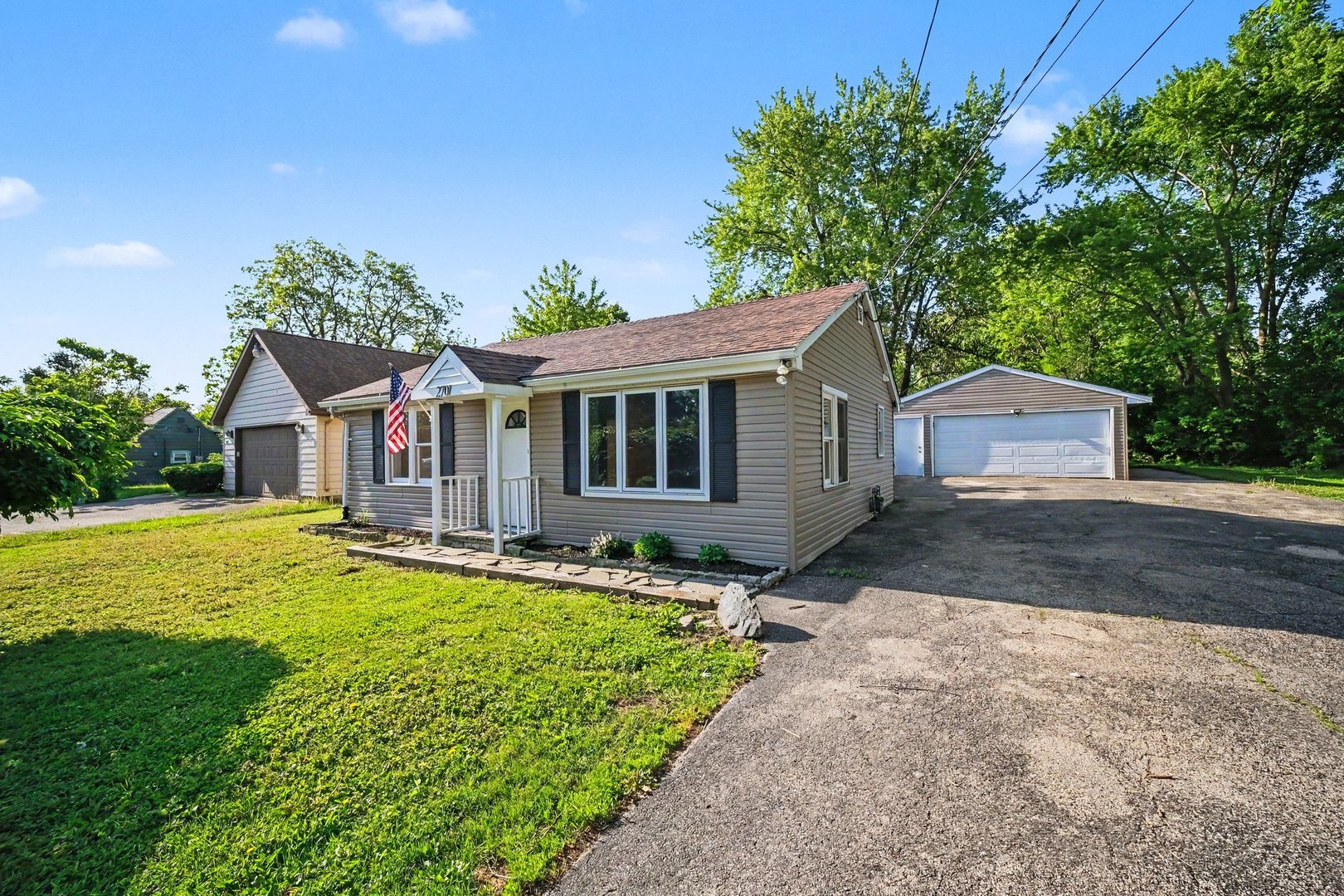 2701 Carmel Boulevard, Zion, IL 60099