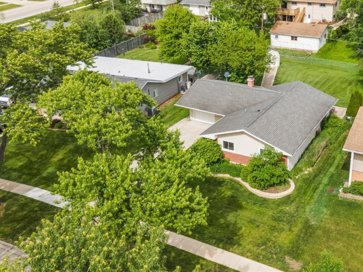 1755 Monticello Road, Hoffman Estates, IL 60169