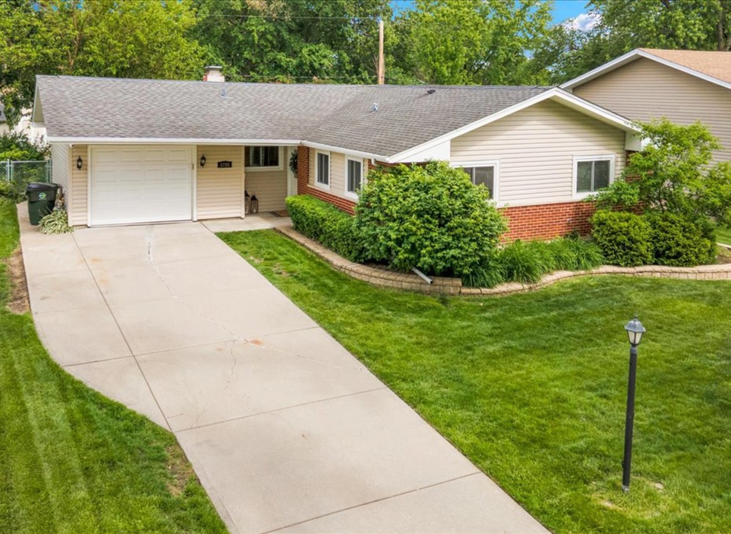 1755 Monticello Road, Hoffman Estates, IL 60169