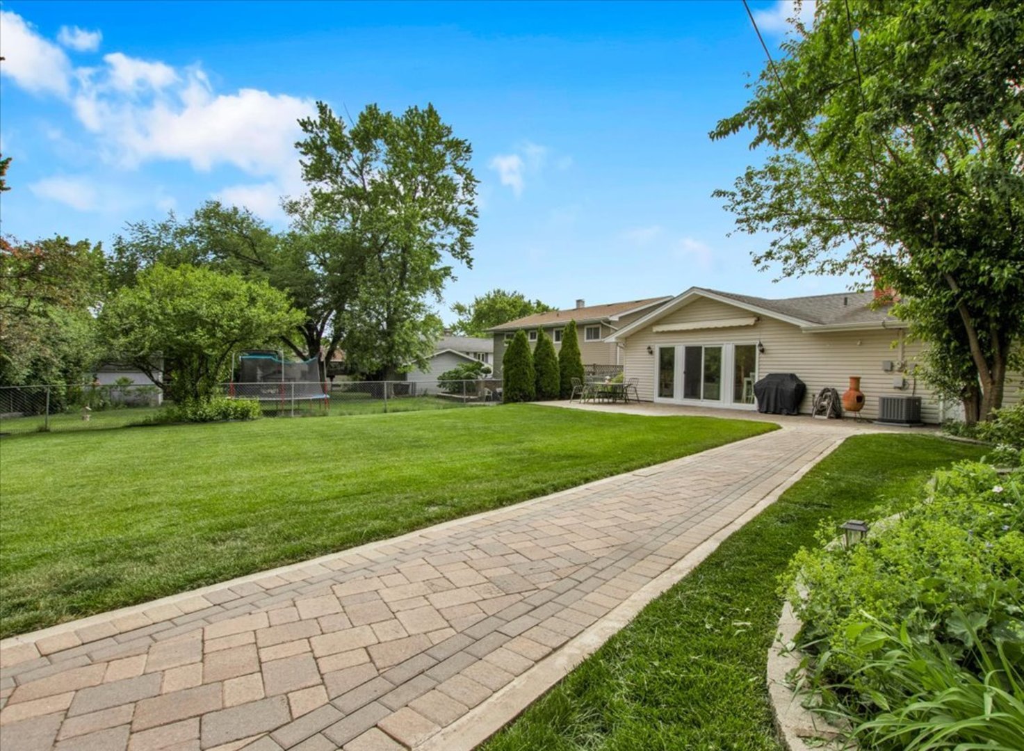 1755 Monticello Road, Hoffman Estates, IL 60169