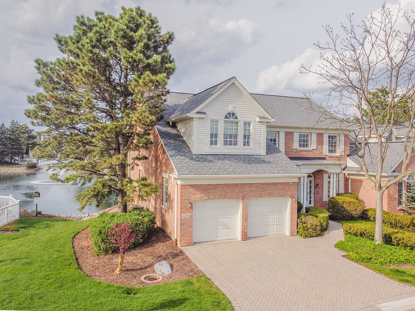 11256 W Alexandria Lane, Westchester, IL 60154