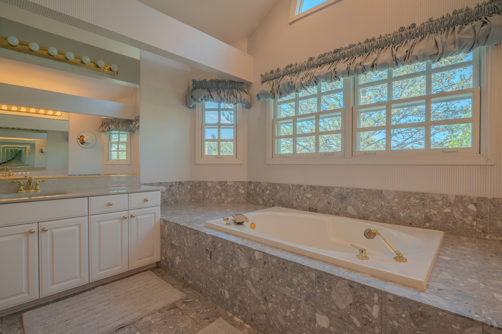 11256 W Alexandria Lane, Westchester, IL 60154