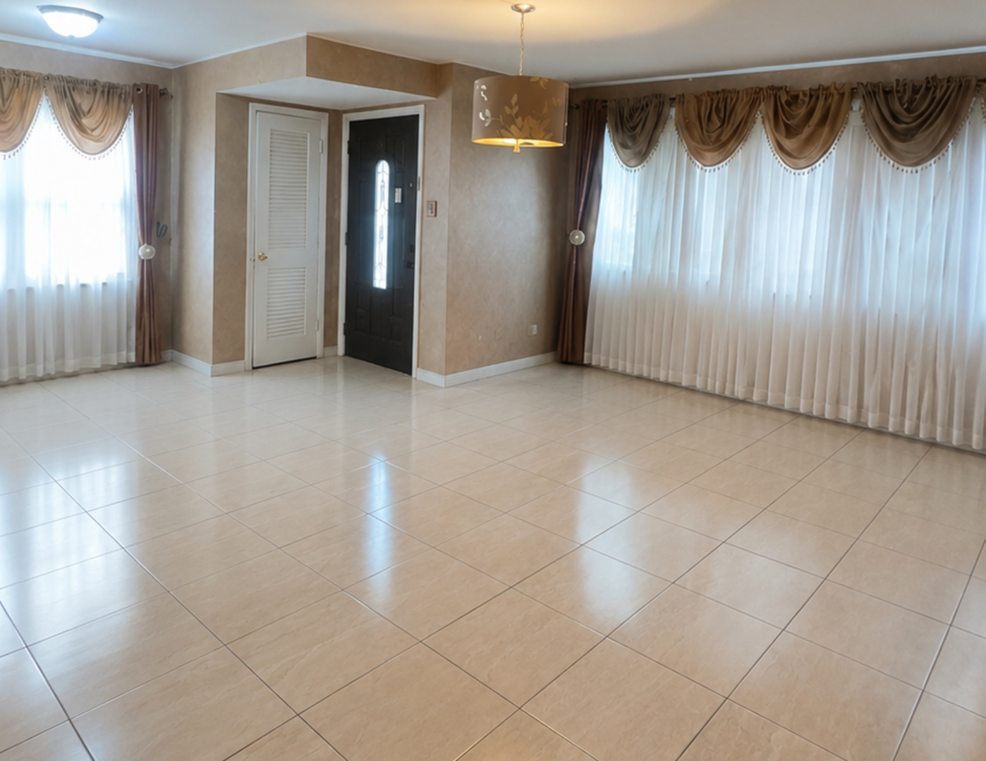 6709 W 88th Place, Oak Lawn, IL 60453