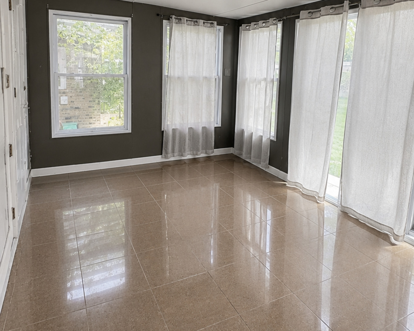 6709 W 88th Place, Oak Lawn, IL 60453