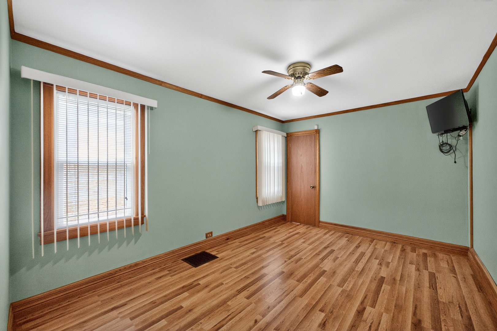 7317 W Myrtle Avenue, Chicago, IL 60631