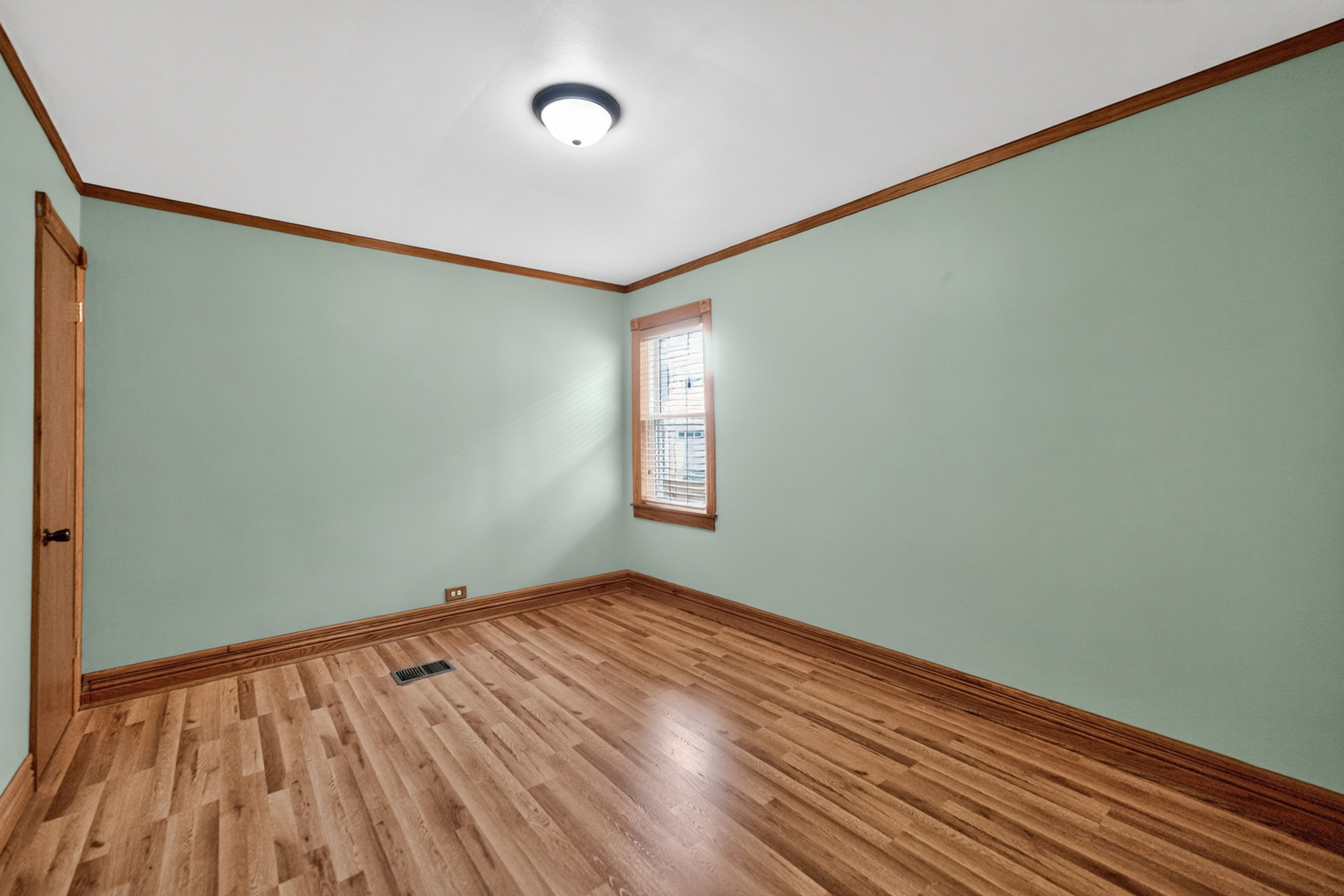 7317 W Myrtle Avenue, Chicago, IL 60631