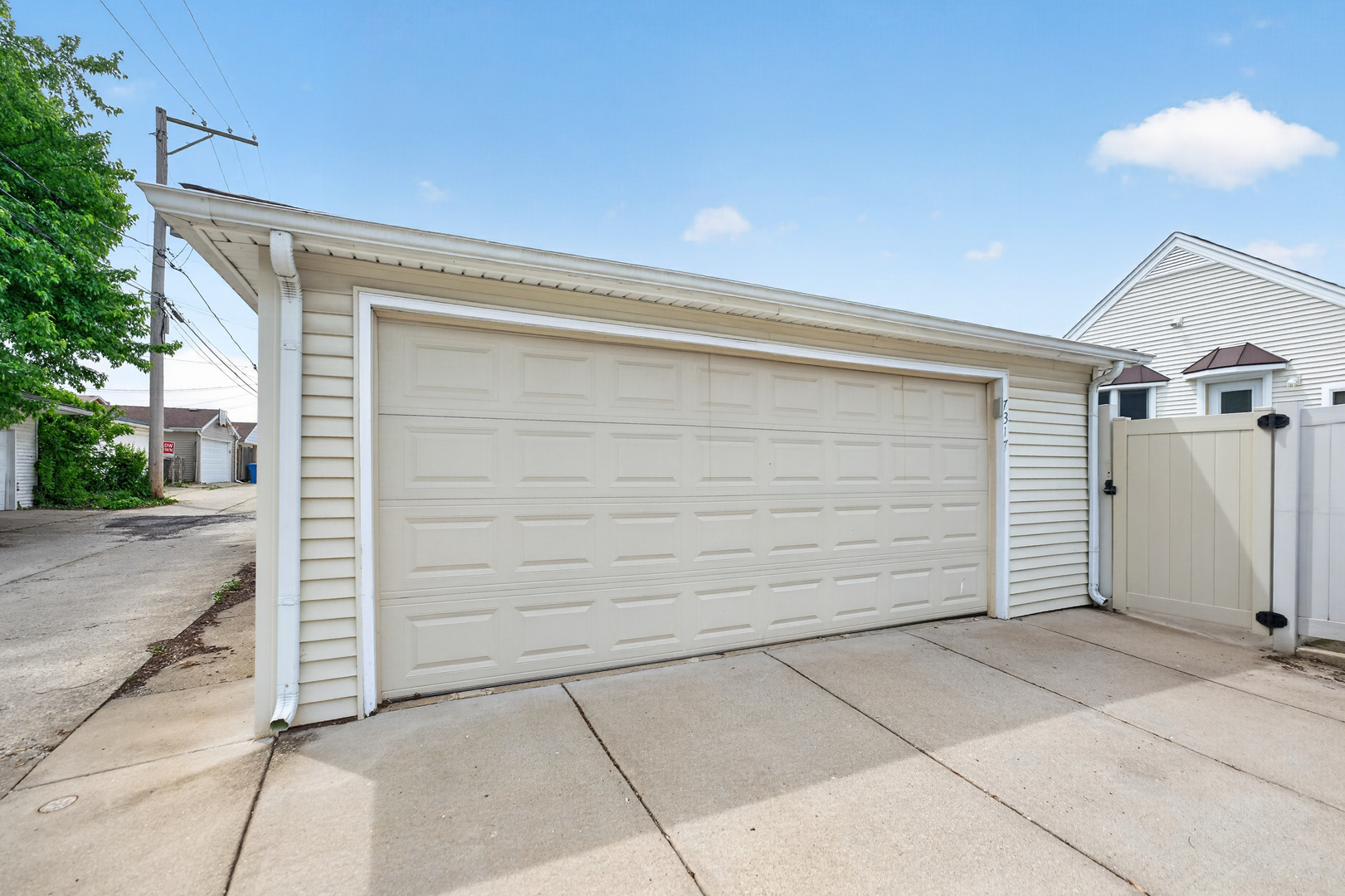 7317 W Myrtle Avenue, Chicago, IL 60631