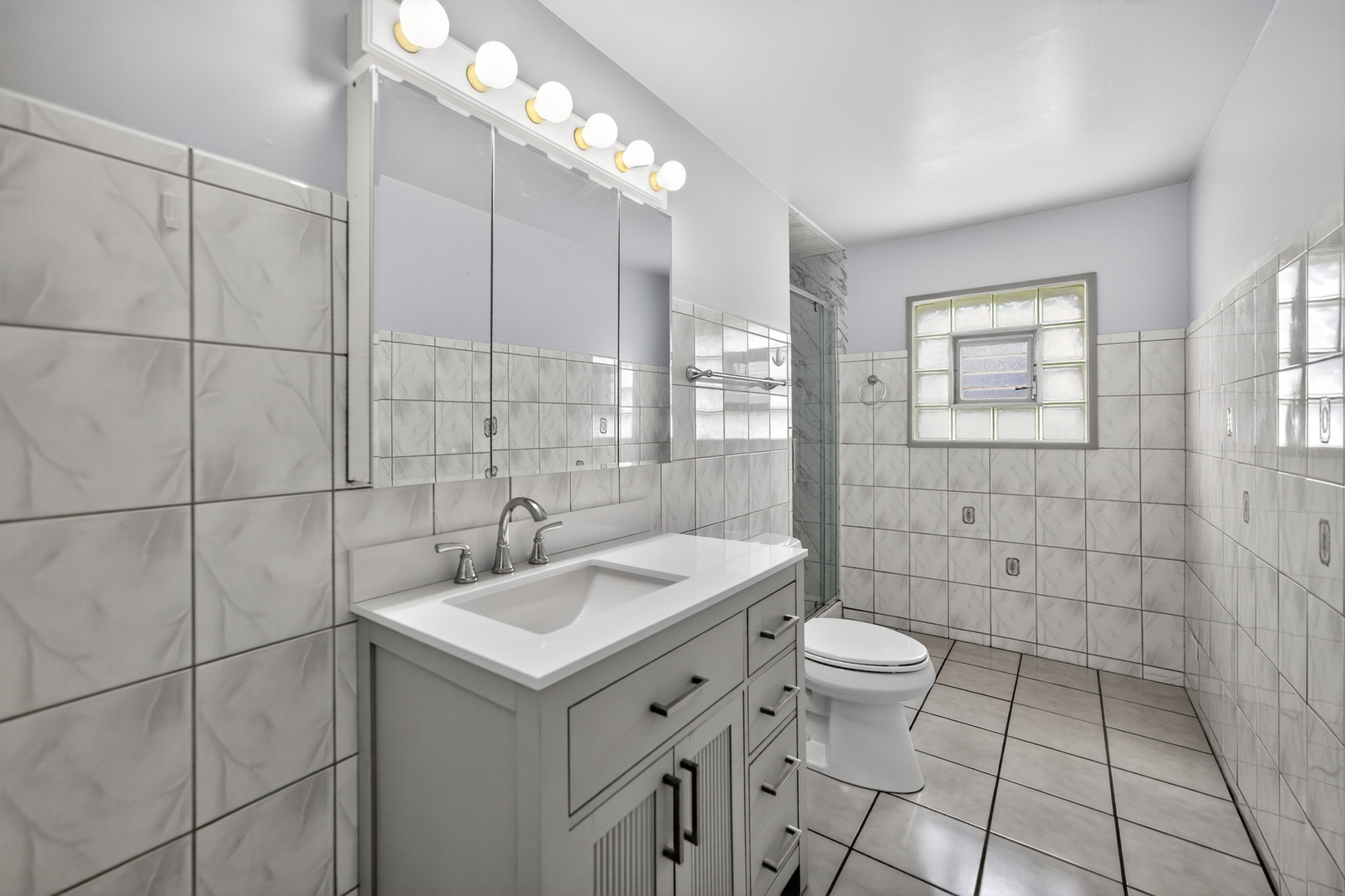 7317 W Myrtle Avenue, Chicago, IL 60631