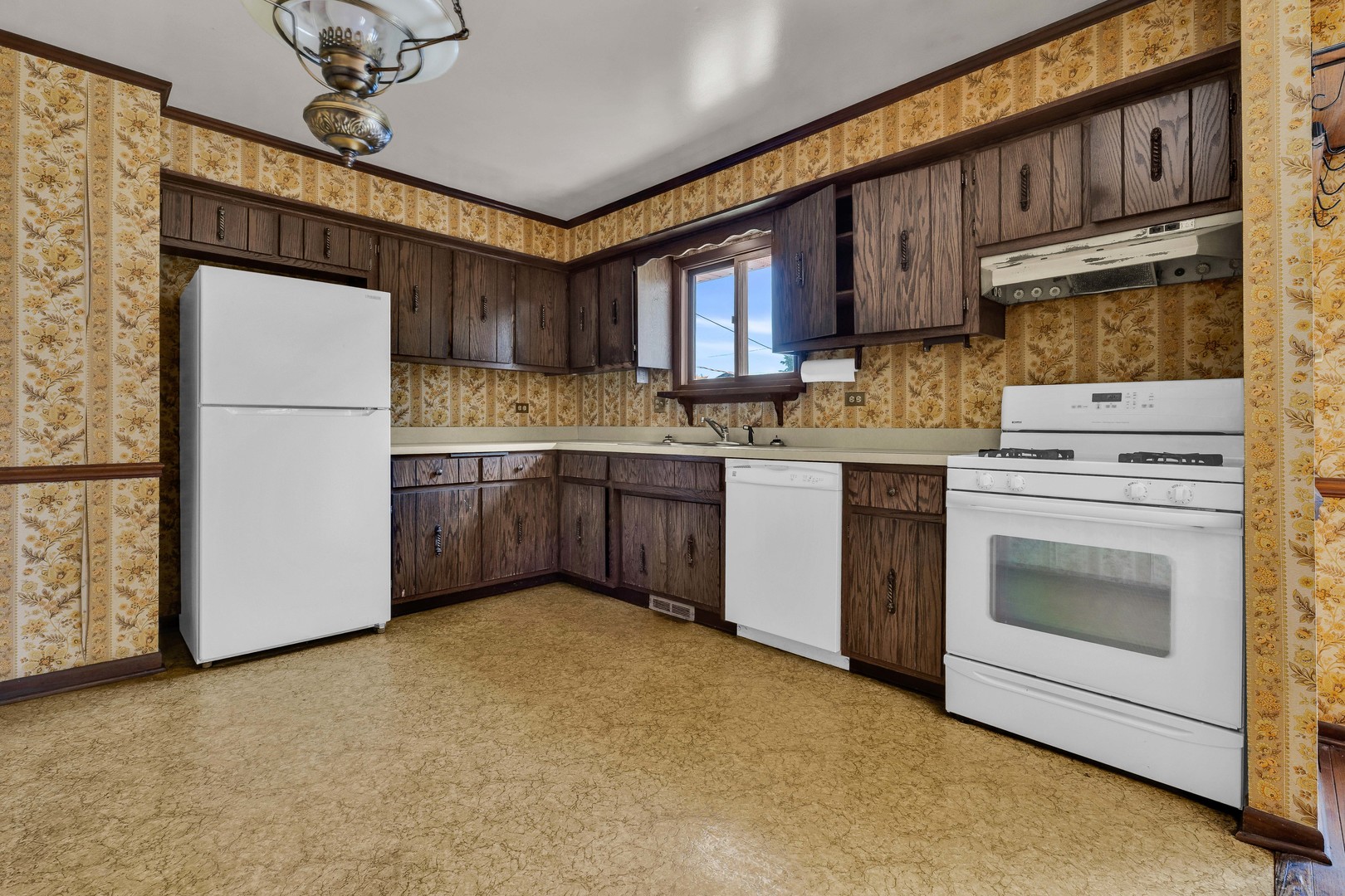409 Marion Street, Roselle, IL 60172