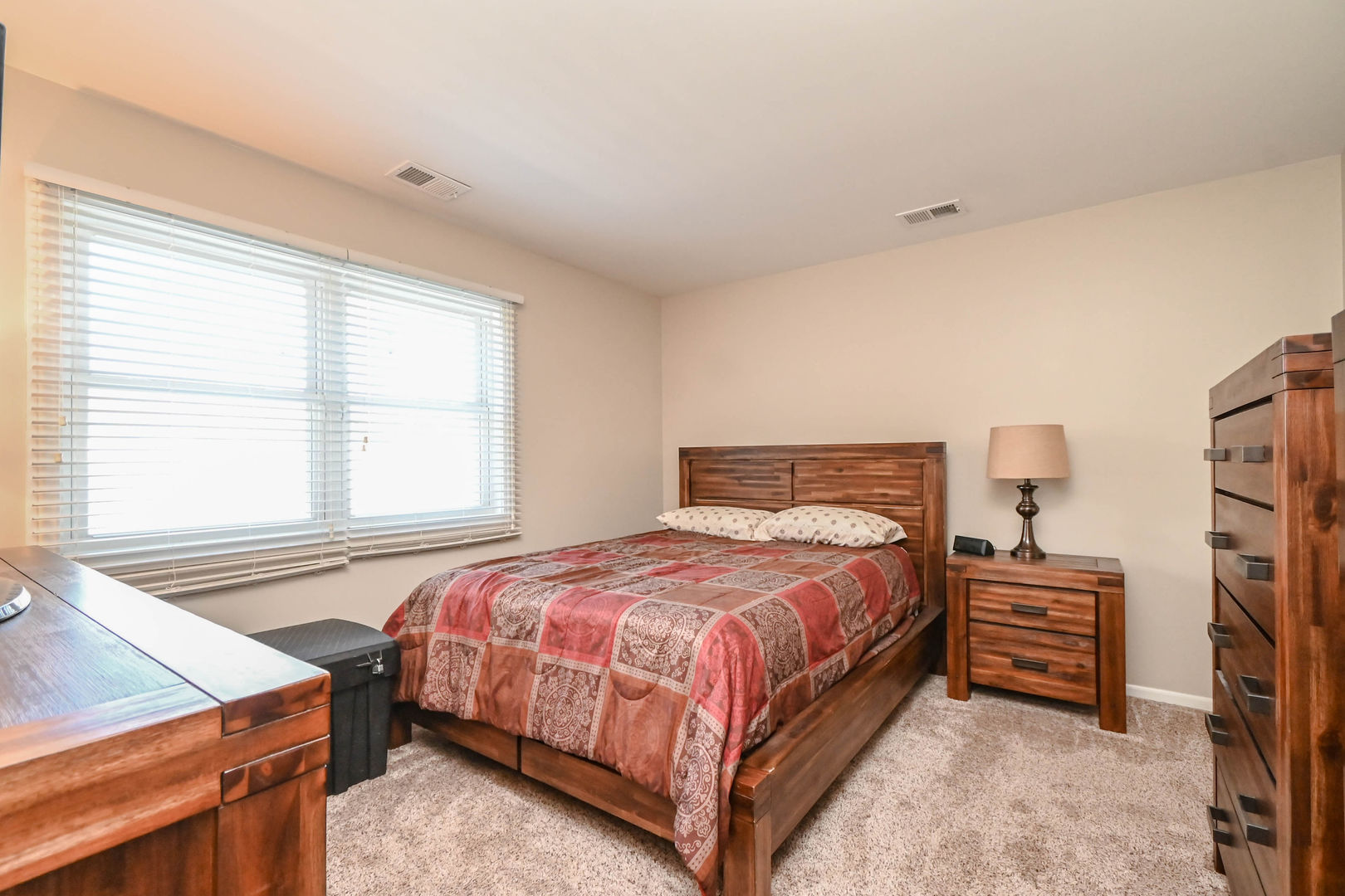 5150 Winona Lane, Gurnee, IL 60031