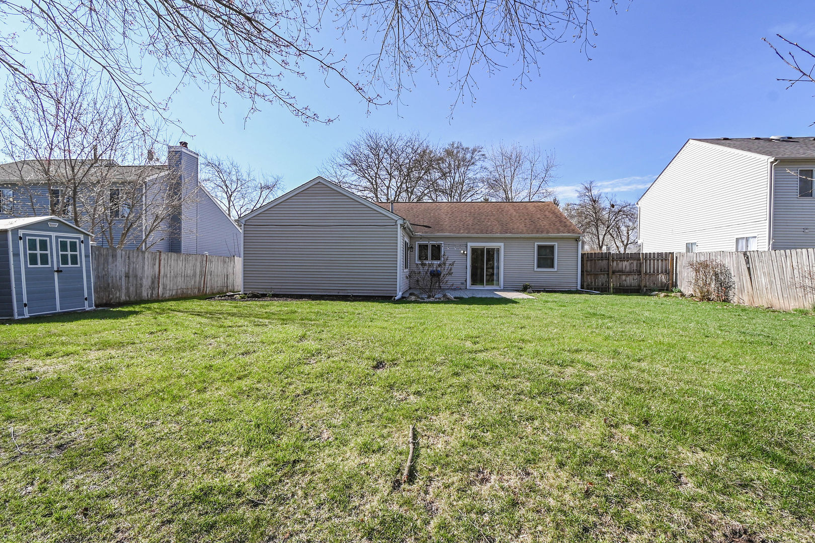 5150 Winona Lane, Gurnee, IL 60031