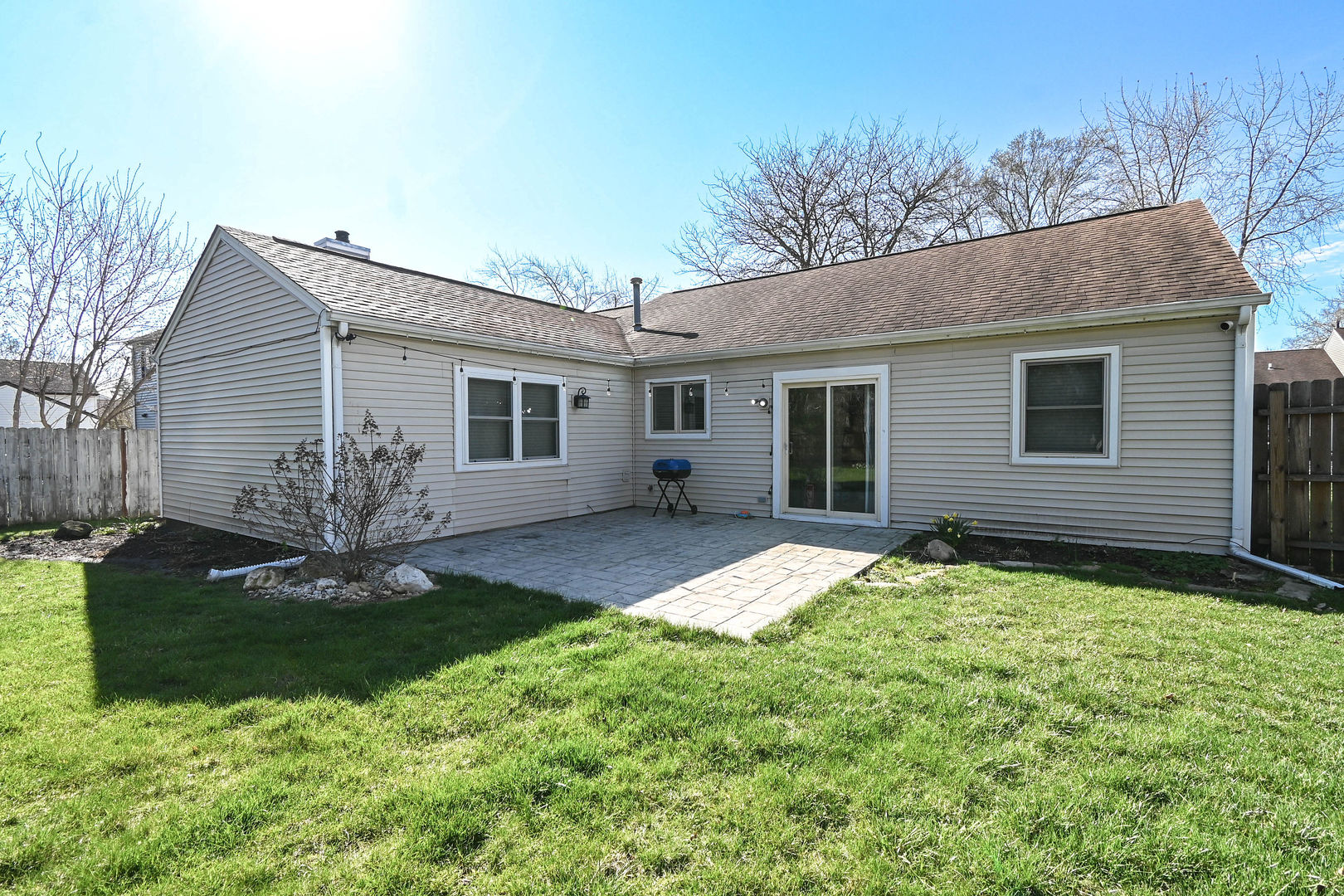 5150 Winona Lane, Gurnee, IL 60031
